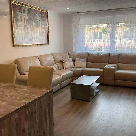 Appartement 2 *